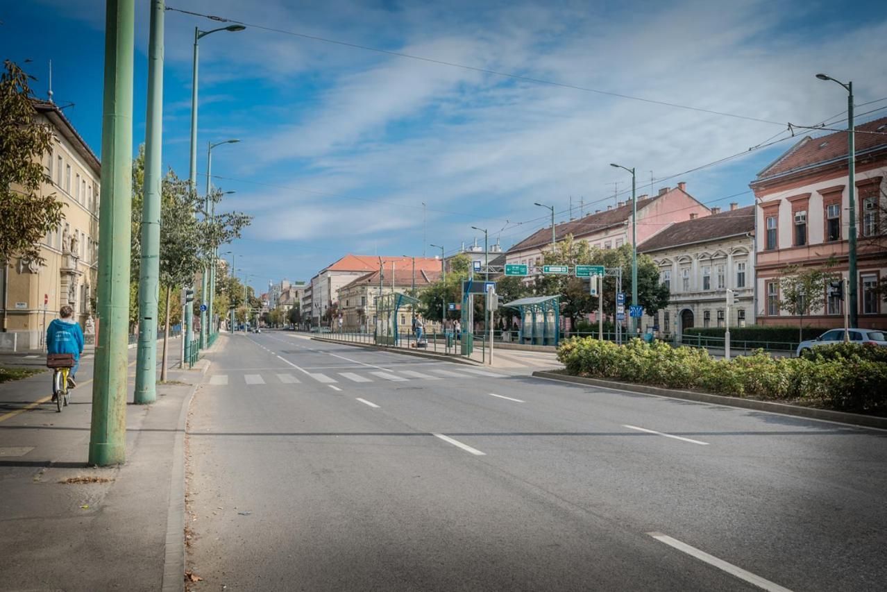 Rozsa Apartmanhaz Aparthotel Szeged Luaran gambar